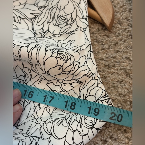 Banana Republic White & Black Button Down Collared Floral Print Dress Size Large - Picture 4 of 5